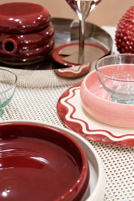 Table dressée Dolce, coloris rose et bordeaux