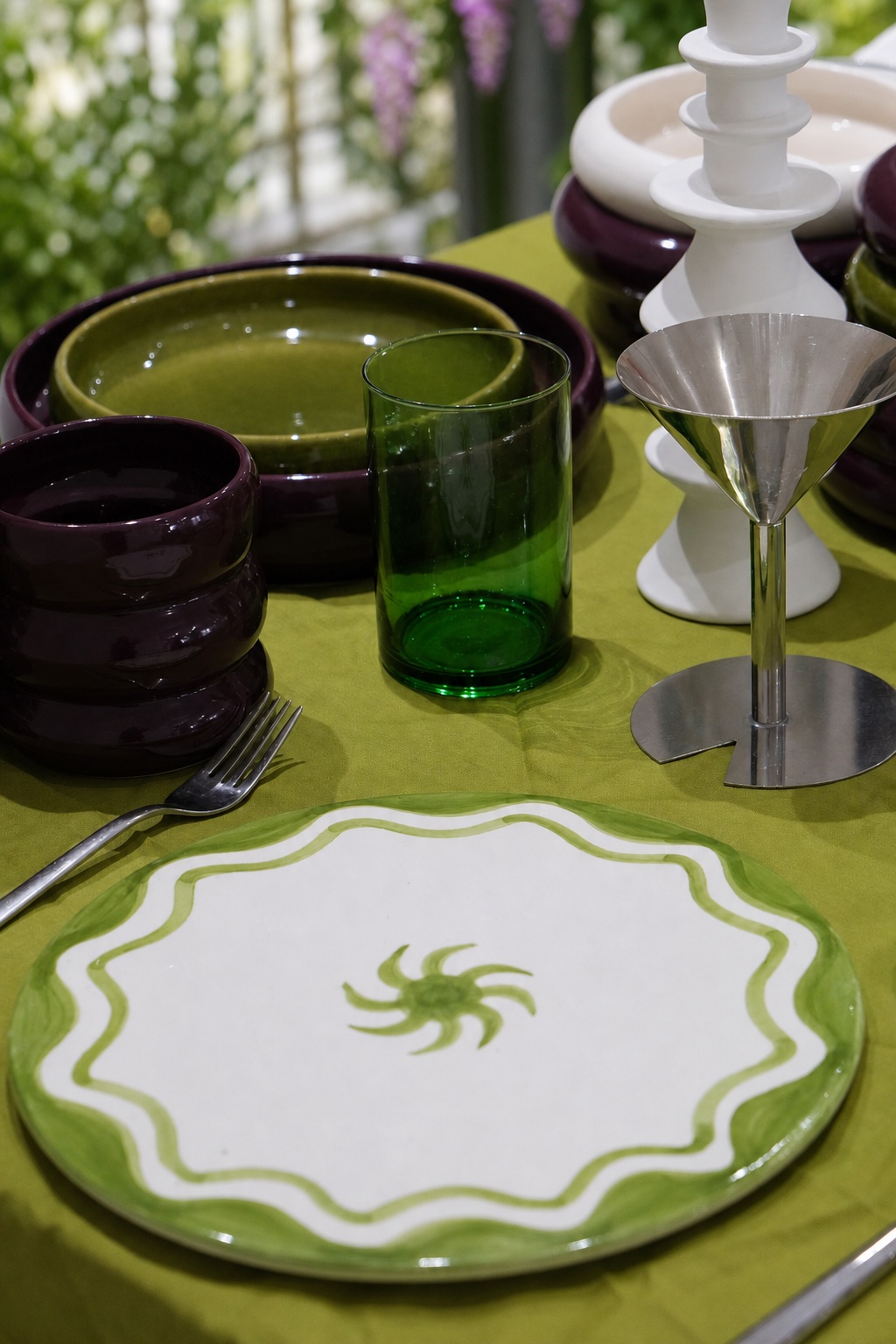 Table dressée Dolce, coloris vert et violet